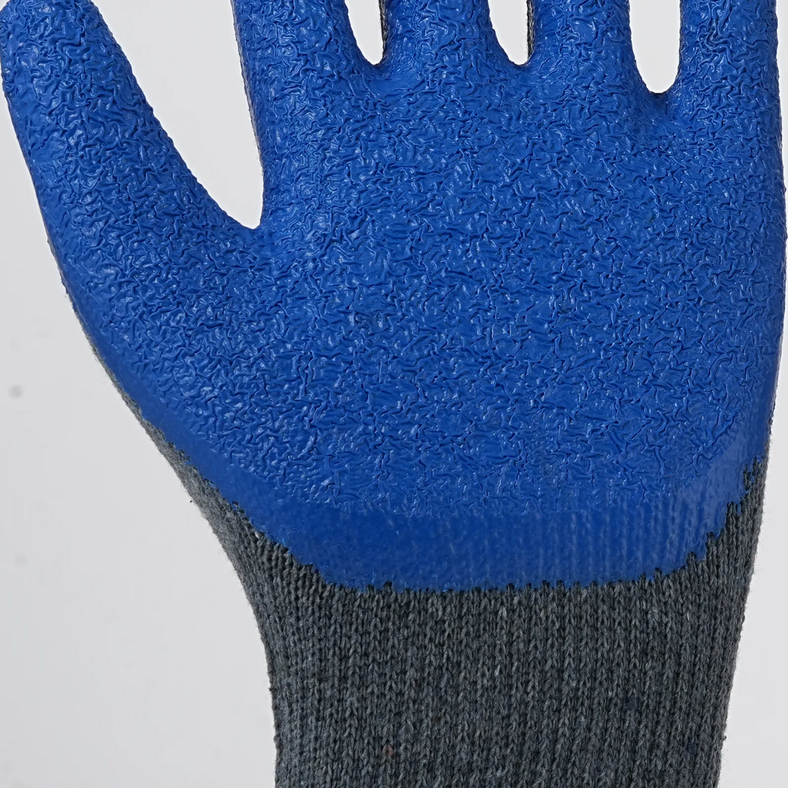 10 Gauge 2-Ply Cotton Crinkle Gloves Close-up of cotton liner and crinkle latex coating